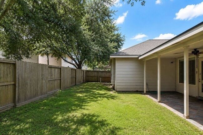 Building Photo - 20703 Whitevine Way