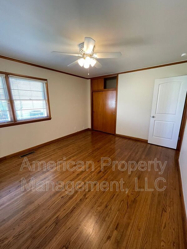 Building Photo - 5147 S Toledo Ave