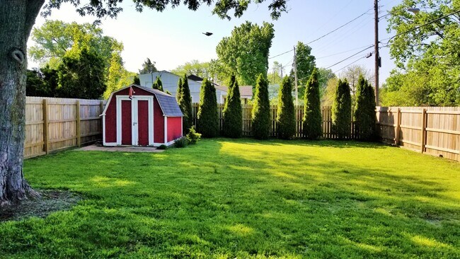 Building Photo - YOU CAN STOP YOUR SEARCH! Lyndon Rental with 3 Bedrooms, 2 Full Baths, Cape Cod Dollhouse, FOR RENT!