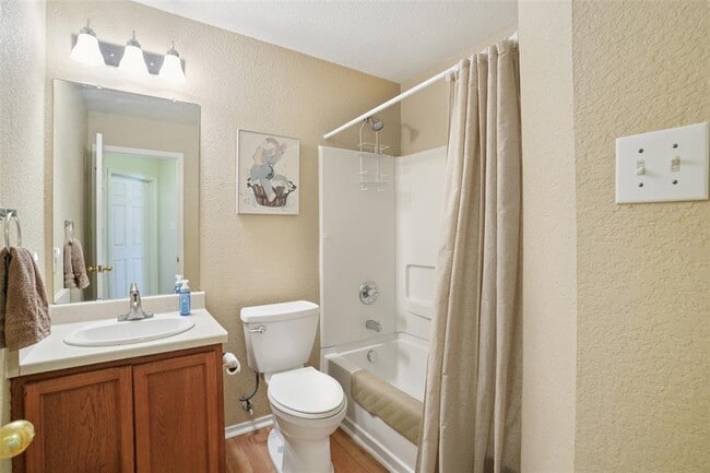 Building Photo - 410 S Water Ln