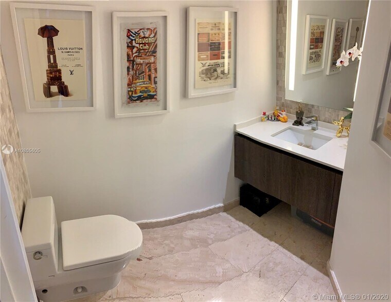 Building Photo - 88 SW 7th St