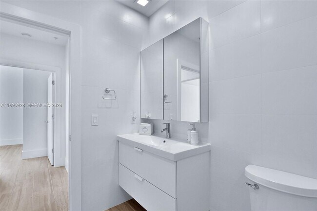 Building Photo - 18800 NE 29th Ave