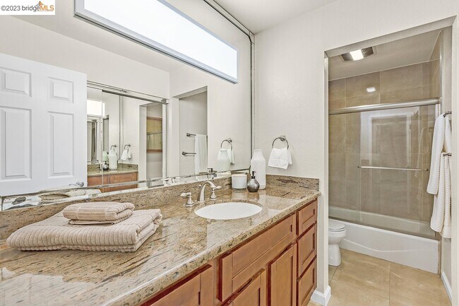 Building Photo - 66 Fairmount Ave