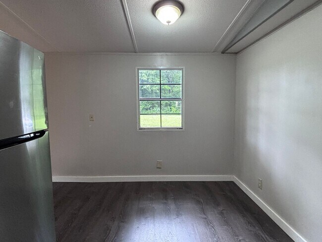 Building Photo - 1562 Whitt Hunt Rd
