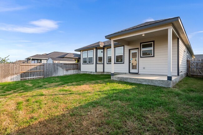 Building Photo - 16622 Daylight Ln