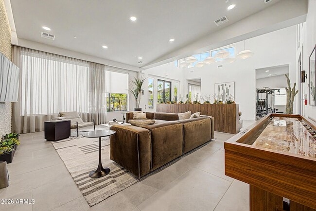 Building Photo - 2121 W Sonoran Desert Dr