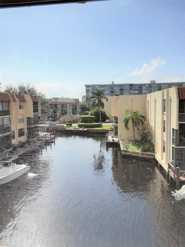 Building Photo - 777 S Federal Hwy