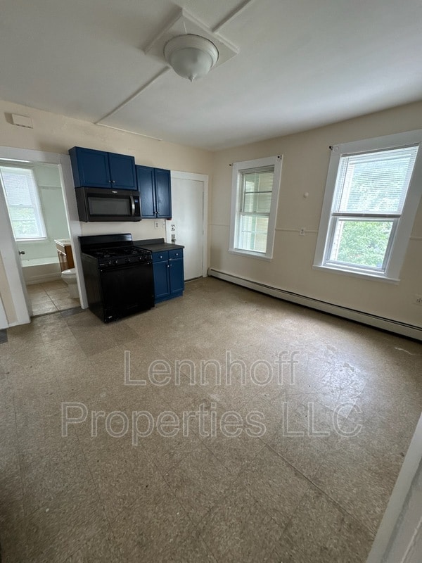 Building Photo - 153 Bailey St