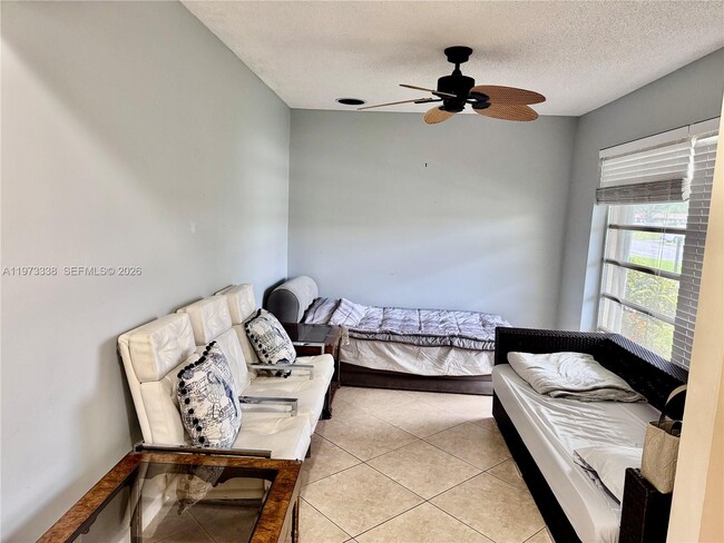 Building Photo - 8838 Bella Vista Dr