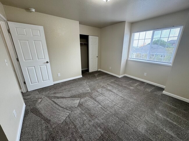 Building Photo - 114 Church St