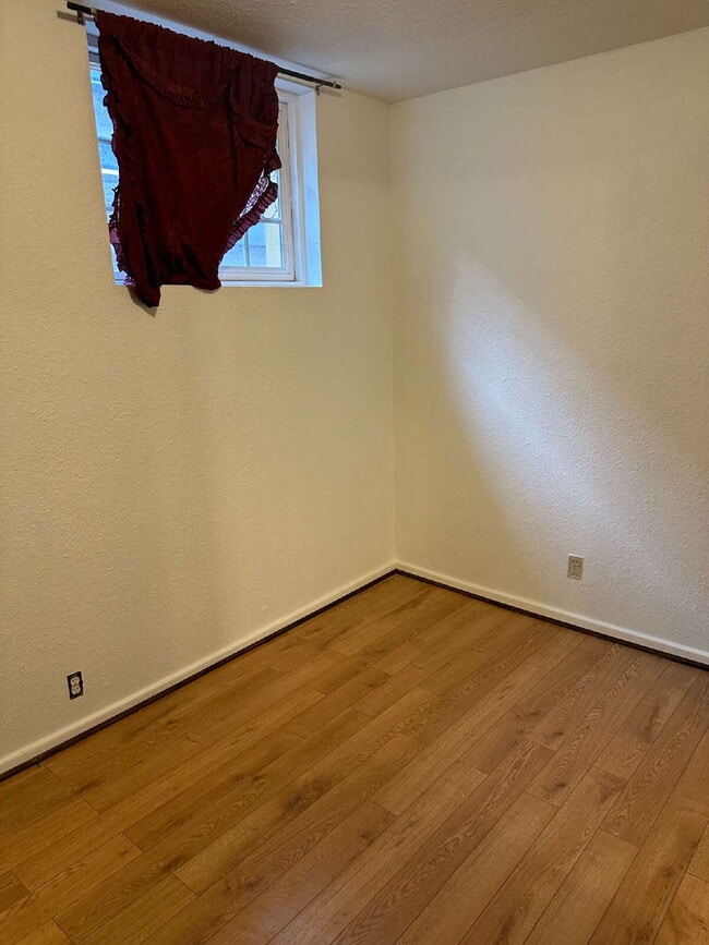 Building Photo - Classic Denver Home: 3 Beds, Updated Kitch...