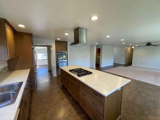 Building Photo - 2409 32nd St