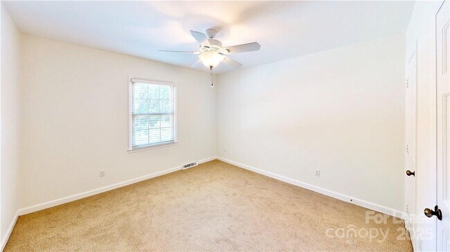 Building Photo - 6810 Rosemary Ln