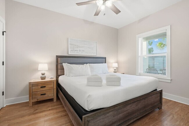 Building Photo - 21310 Pompano Ave