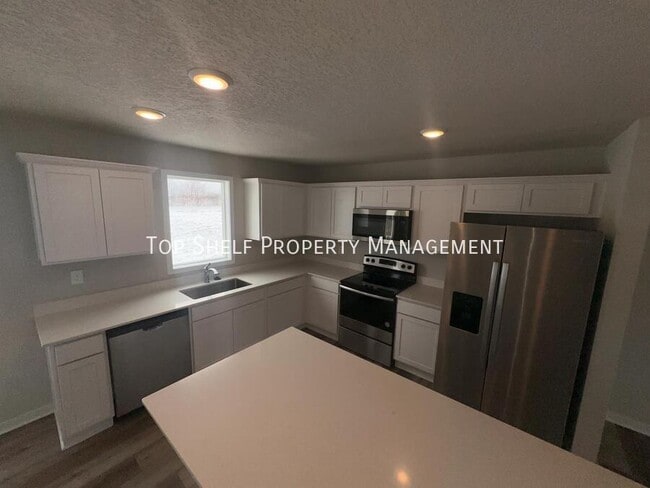 Building Photo - 173 NE 56th St