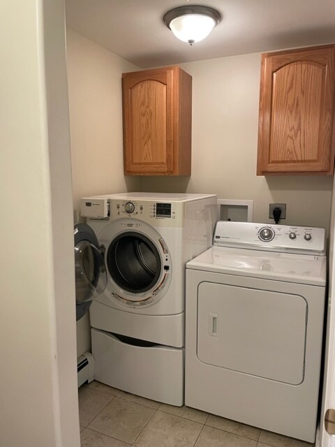 Washer Dryer - 161 E 4th St