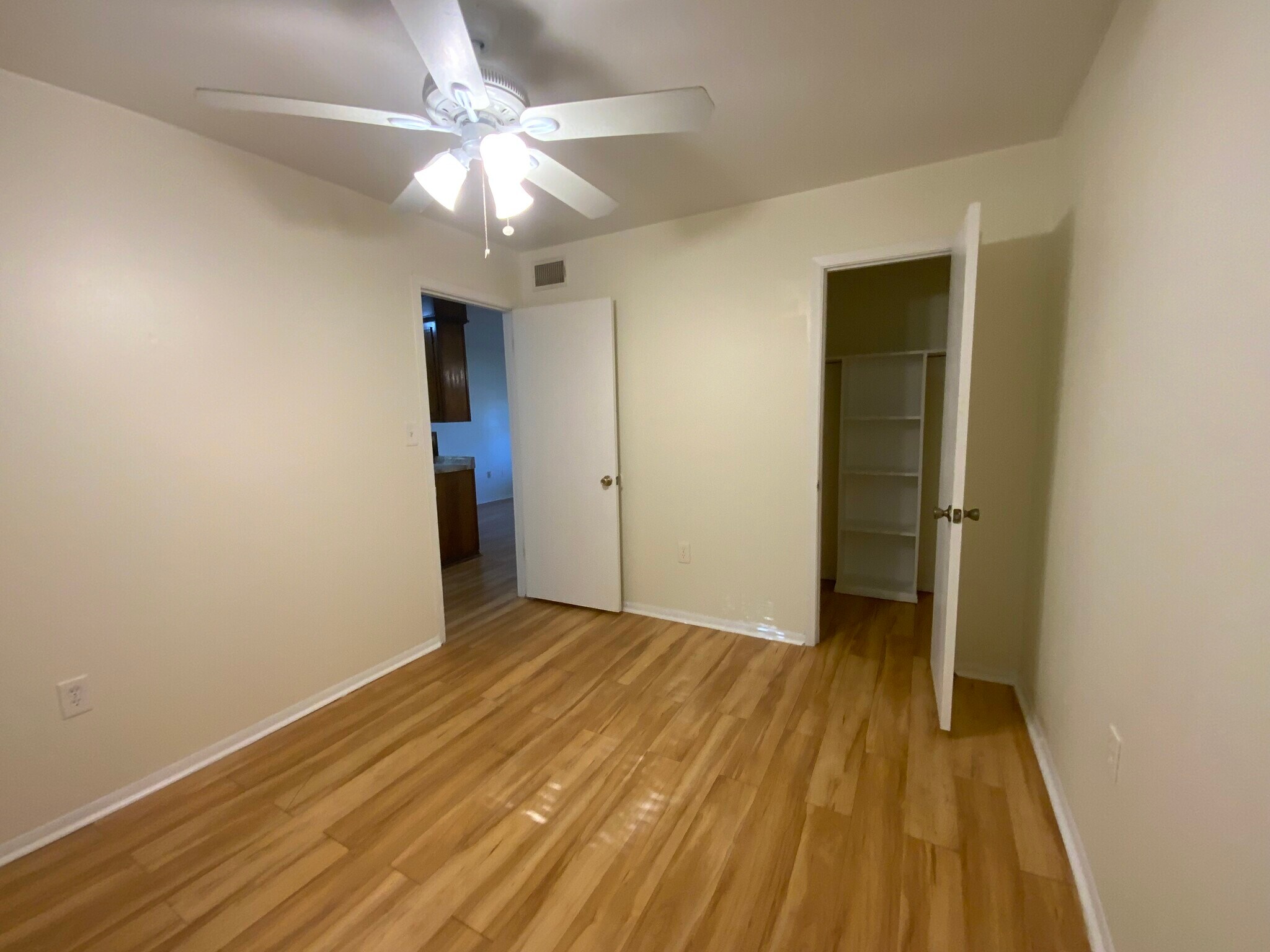 Big closets - 601 N 31st Ave