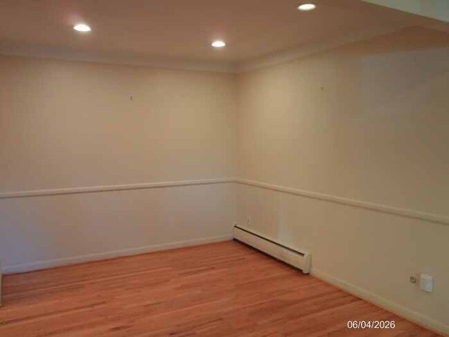 Building Photo - 1253 Island Dr