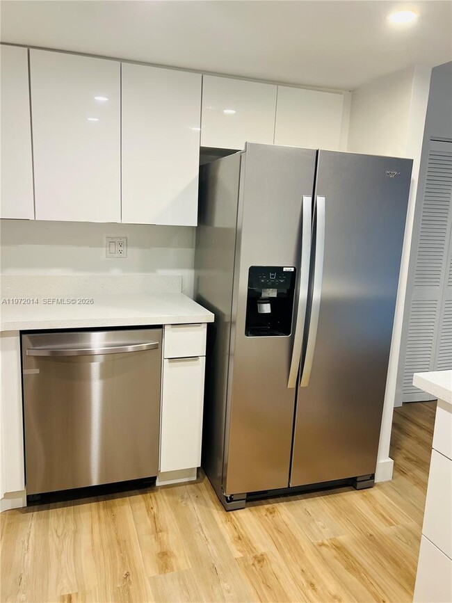 Building Photo - 2333 Brickell Ave