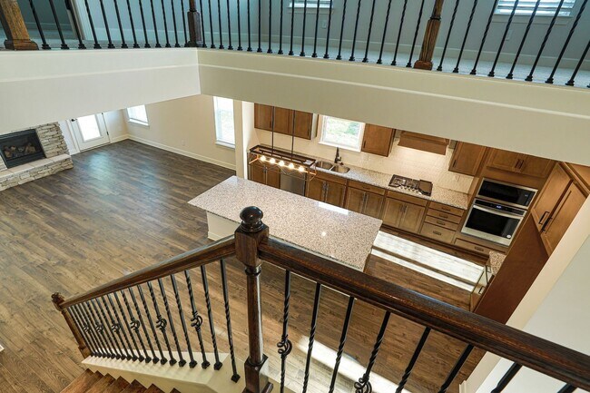 Building Photo - 5032 Ozment Dr