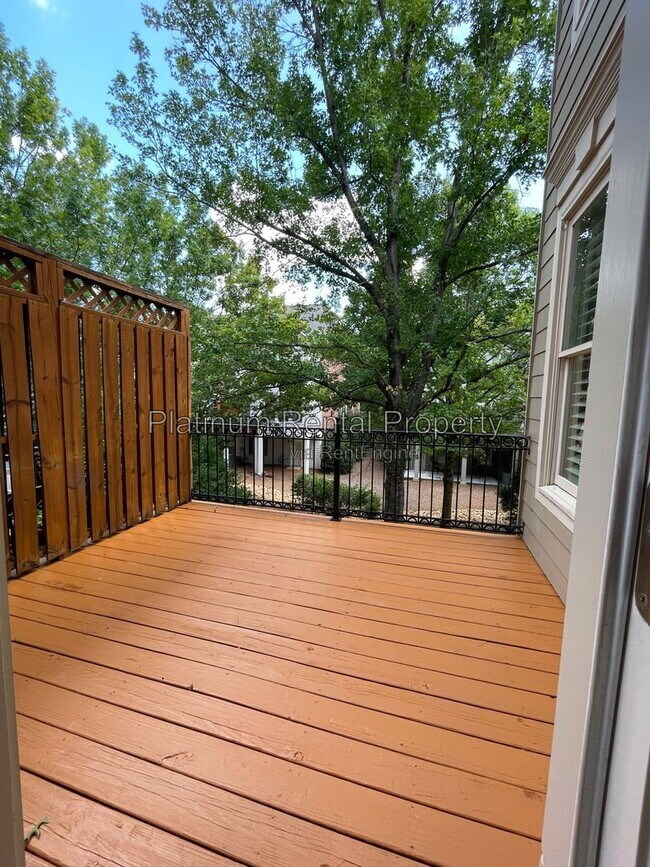 Building Photo - 1875 Adagio Dr