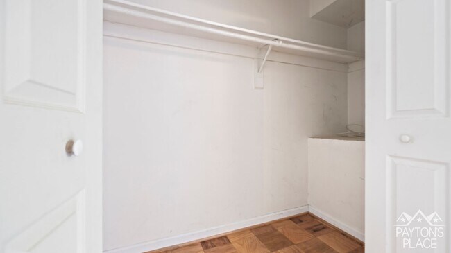 Building Photo - Spacious Condo minutes away from College Park campus