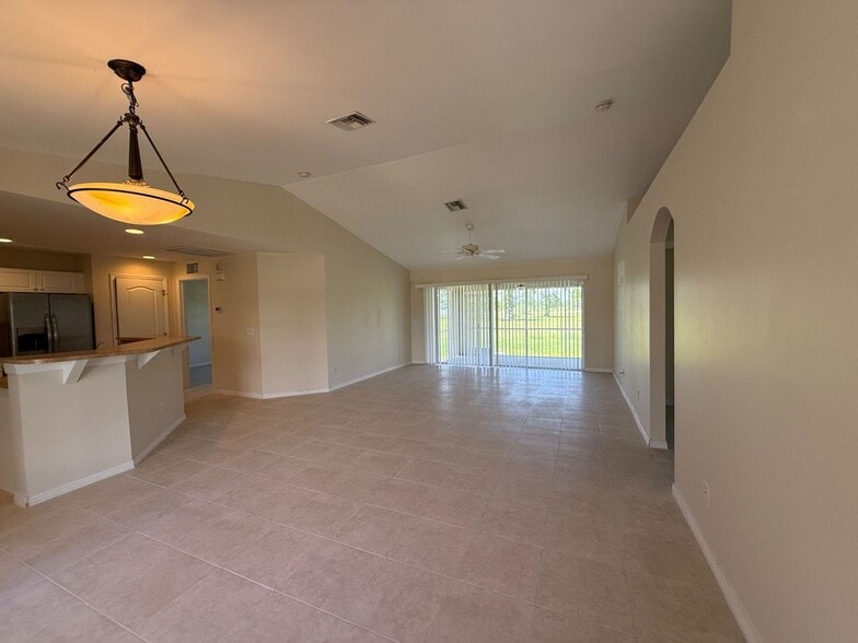 Building Photo - HALF OFF FIRST MONTH!!!! 3/2 Single Family Home!!!!