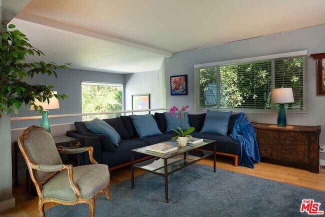 Building Photo - 7943 Willow Glen Rd
