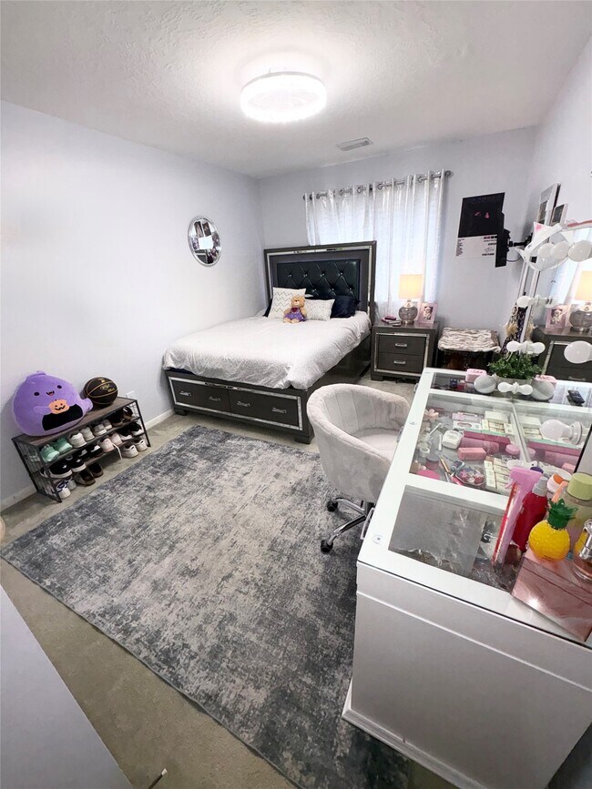 Building Photo - 4325 Spoonbill Dr