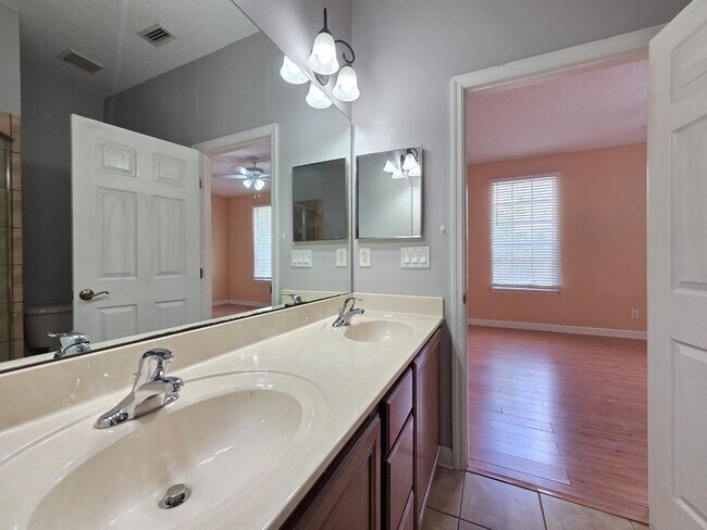 Building Photo - 337 Coral Beach Cir
