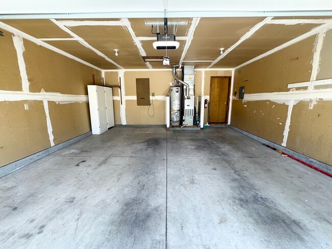 Building Photo - Now leasing in West Boise! This single-lev...