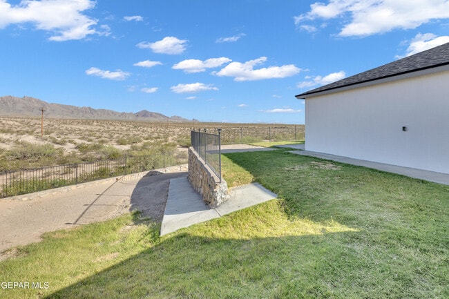 Building Photo - 657 Bariloche Dr