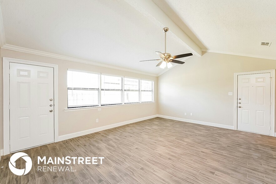 Building Photo - 2505 Trenton Dr