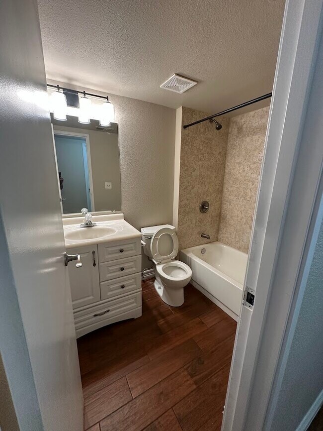 Building Photo - 1872 S Pitkin Cir