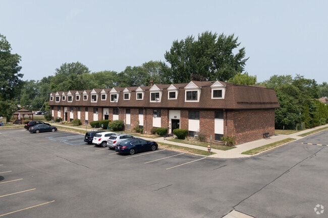 Building Photo - Willow Gardens