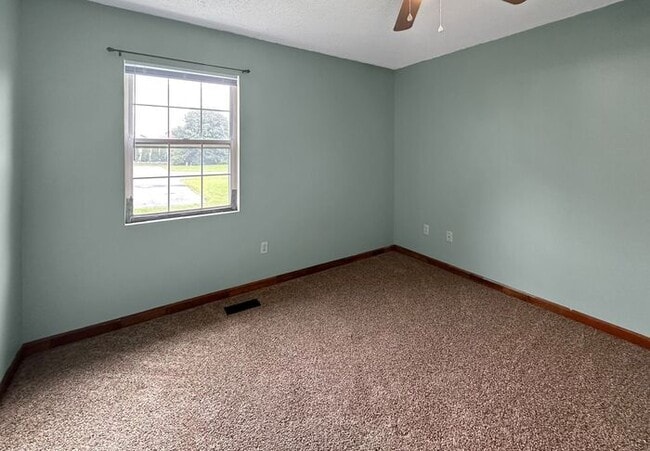 Building Photo - 2BD/1.5BA Unit at Pinecrest Apartments in ...