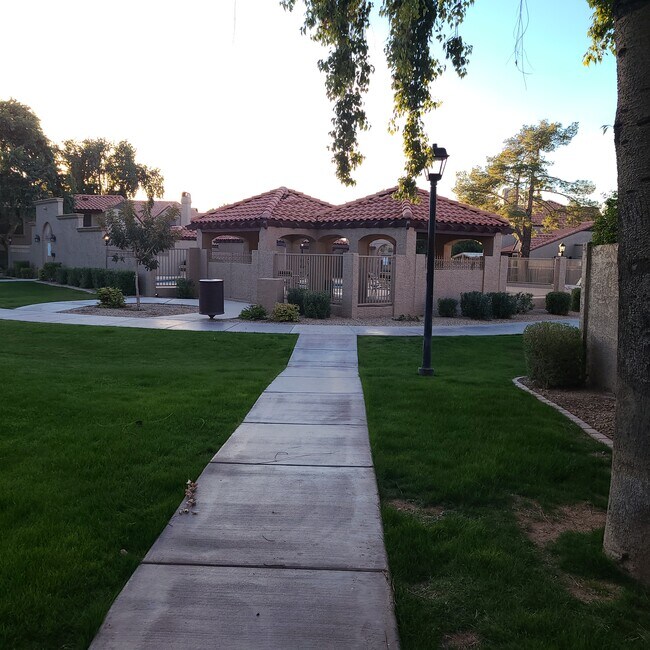 Building Photo - 3491 N Arizona Ave