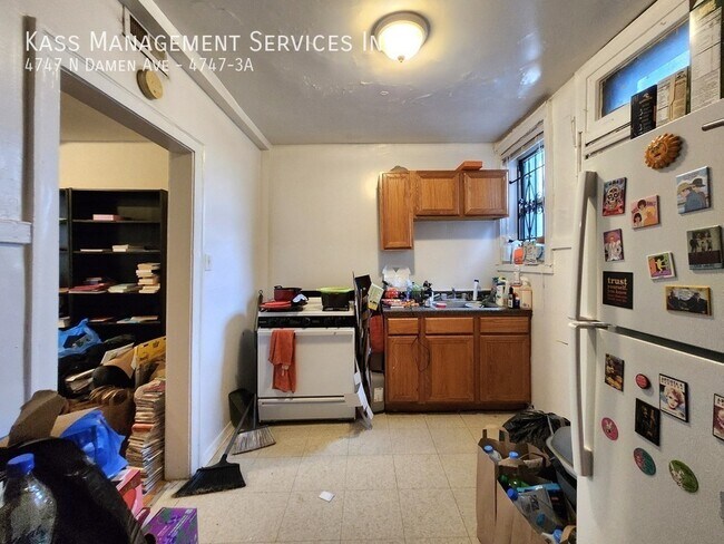Building Photo - 4747 N Damen Ave