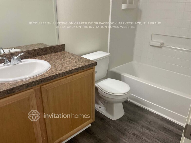 Building Photo - 810 Rosa Del Villa Ct