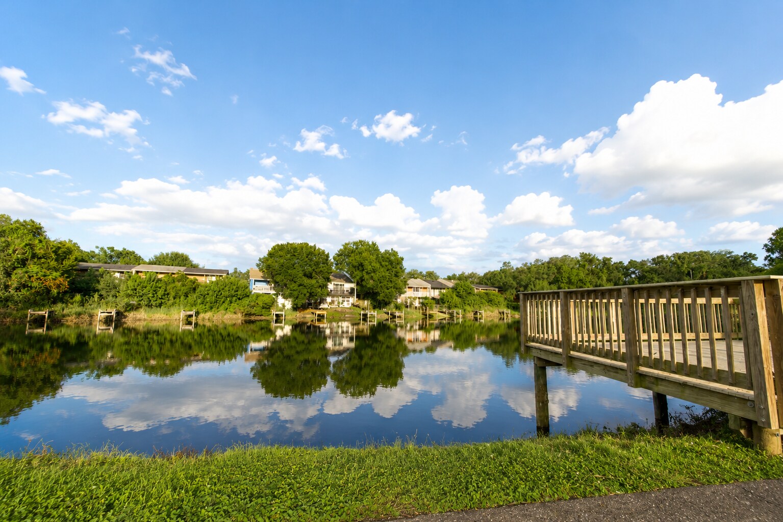 Building Photo - 7126 Waterside Dr