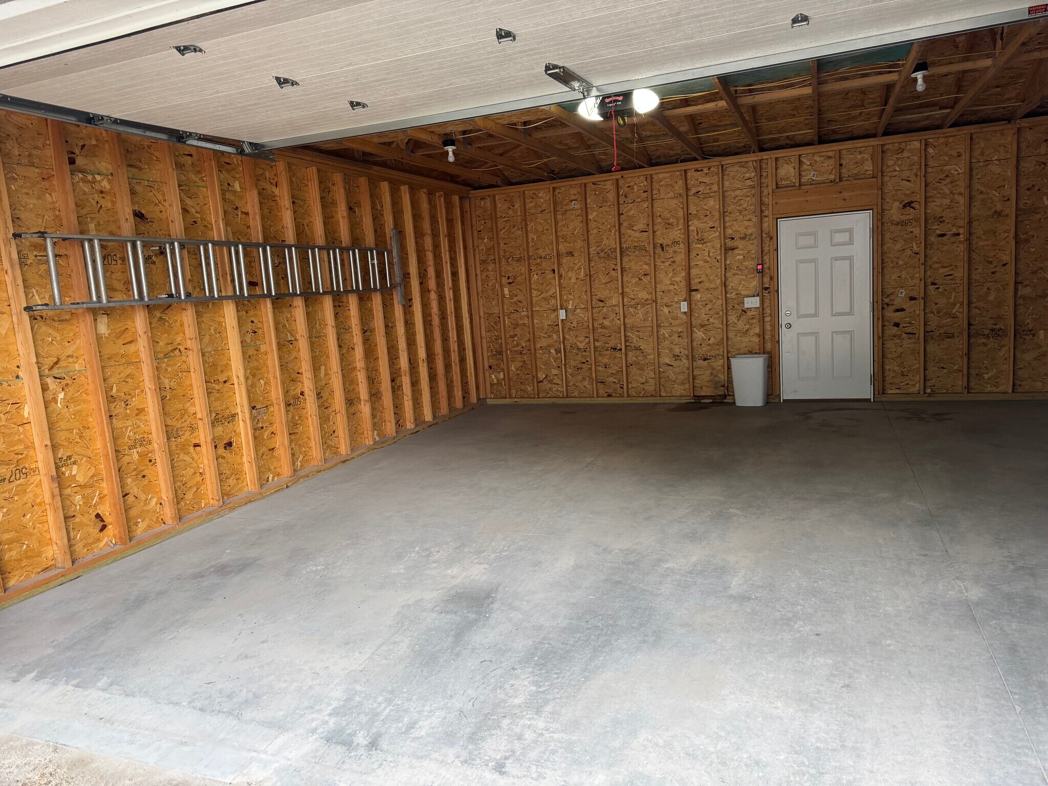 Garage - 1006 10th St N