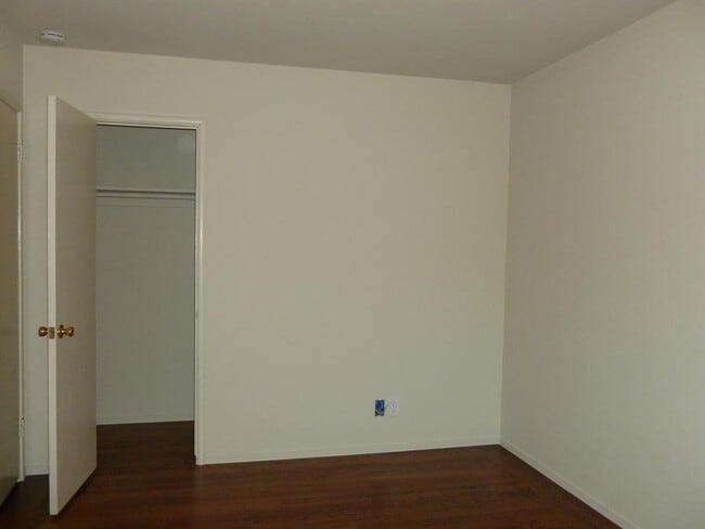 Building Photo - 437 Central Ct