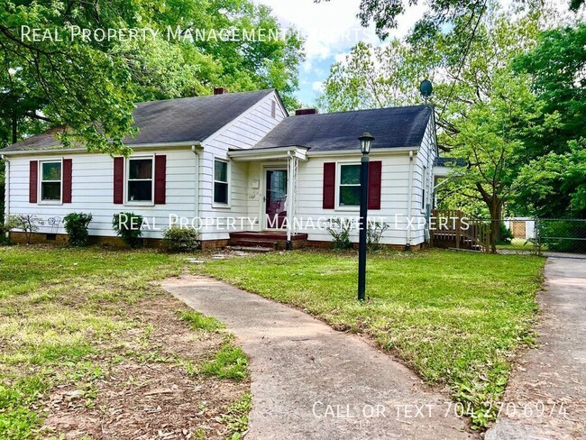 Primary Photo - 1105 Balthis Dr