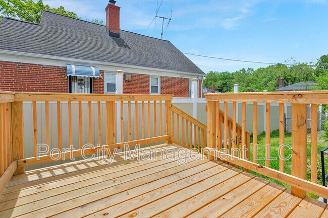 Building Photo - 4902 Gilray Dr