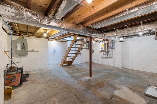 Building Photo - 588 North St