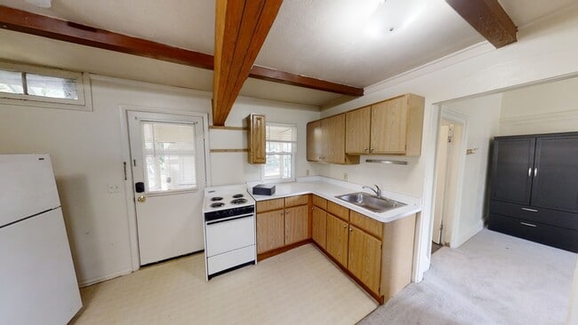 Building Photo - 424 N State St