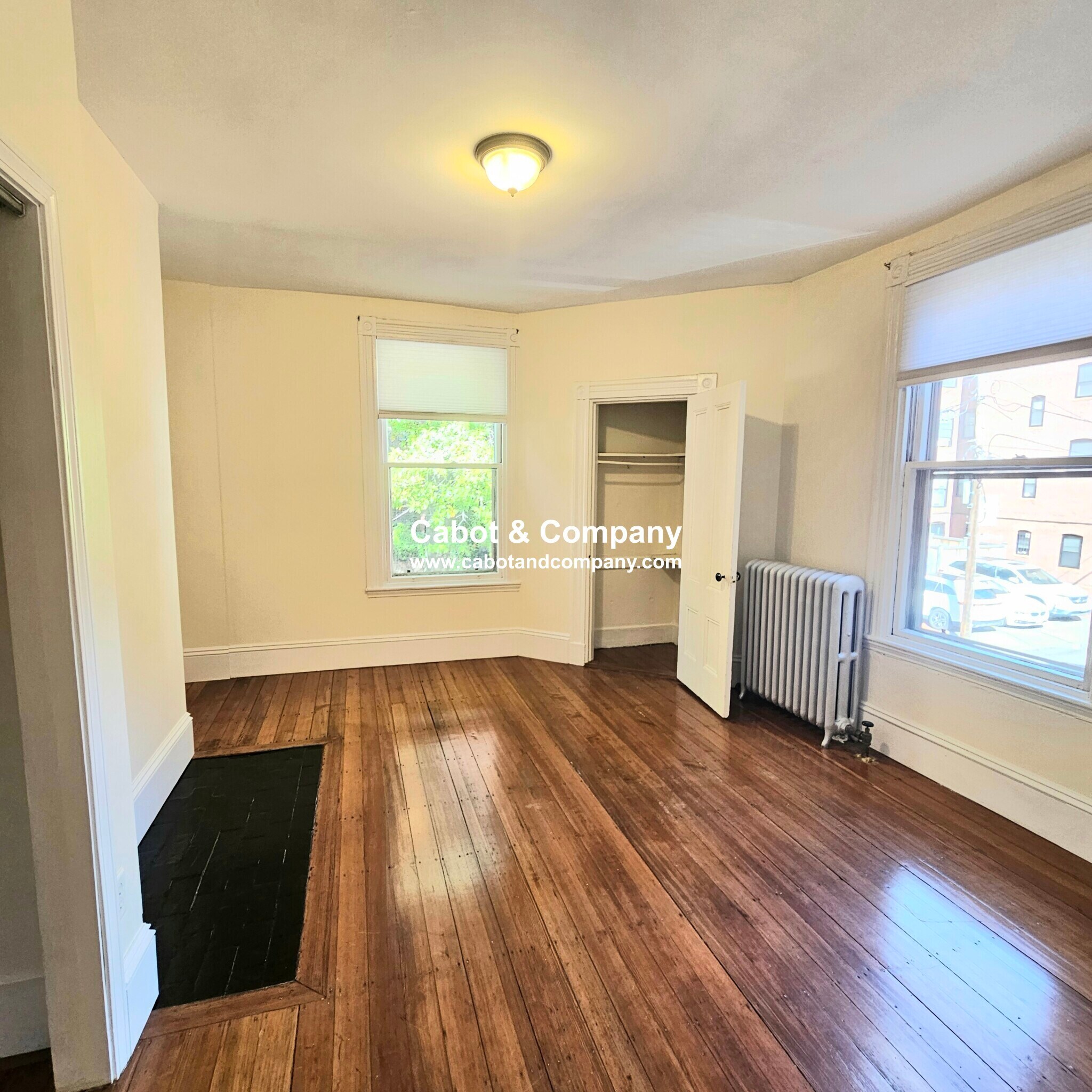Building Photo - 293 Newbury St