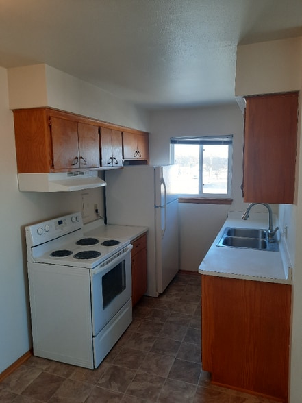 Building Photo - 114 Stimpson St