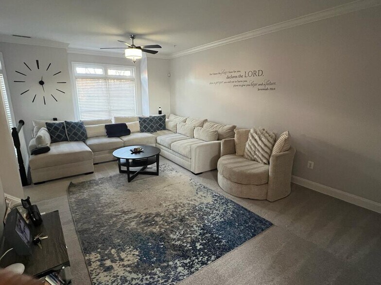 Building Photo - 819 Ramsay St