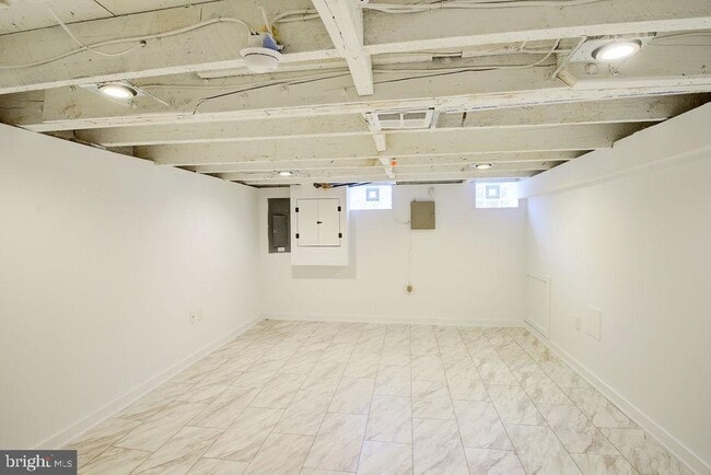 Building Photo - 513 McKean St